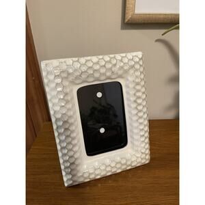 White Ceramic Picture Photo Frame With Honeycomb Texture